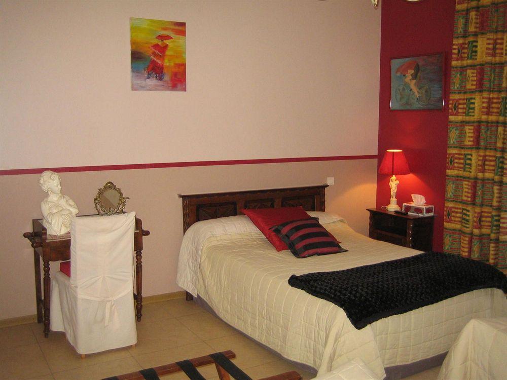 Chambre D'Hotes Domaine Le Castagne Auch Exterior foto